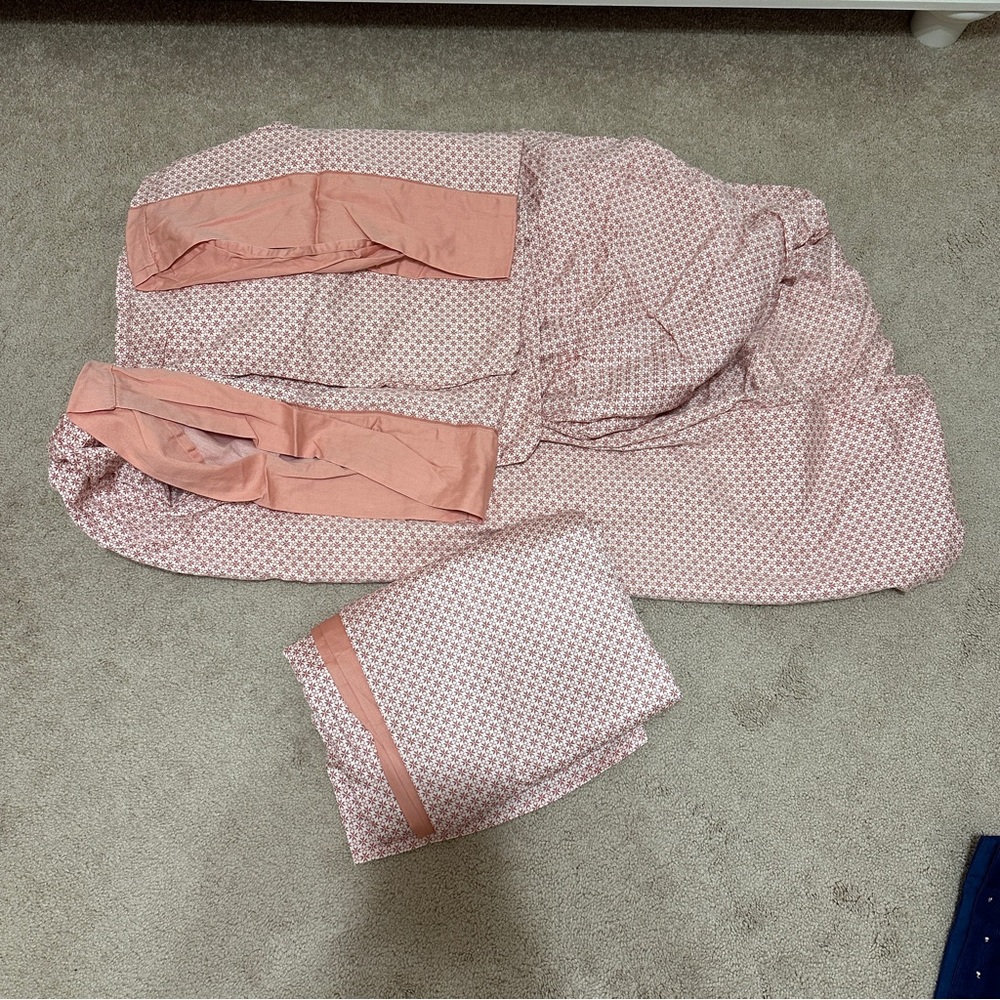 DKNY king sheet set